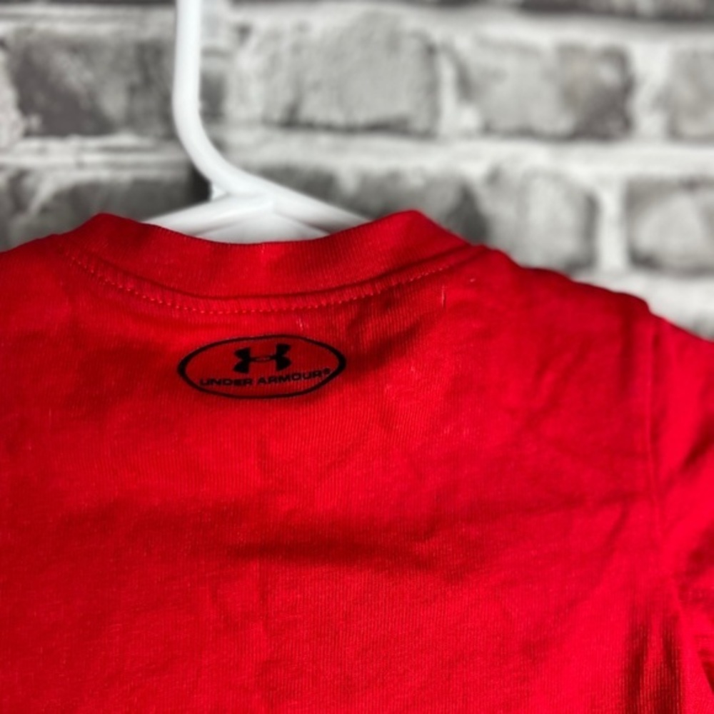 Under Armour‎ - Picture 5 of 7